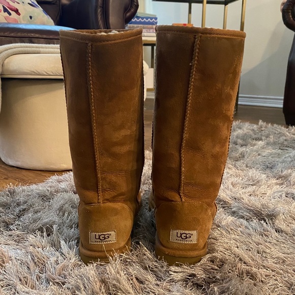 Classic Tall Uggs - Picture 3 of 7